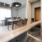 Cozy In Kalamaria, 公寓