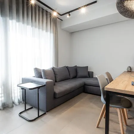 Cozy In Kalamaria, Apartamento Tesalónica
