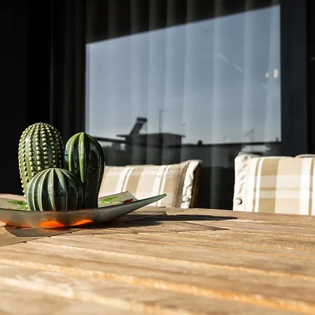 Cozy In Kalamaria, *