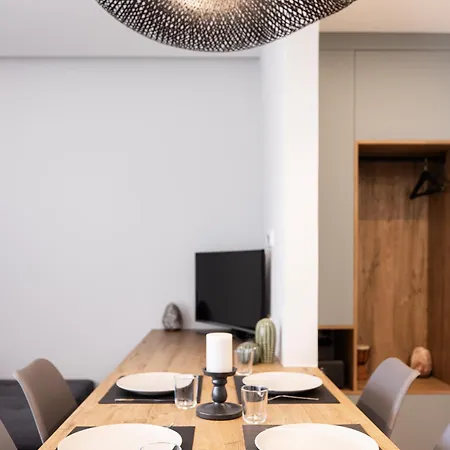 Cozy In Kalamaria, *